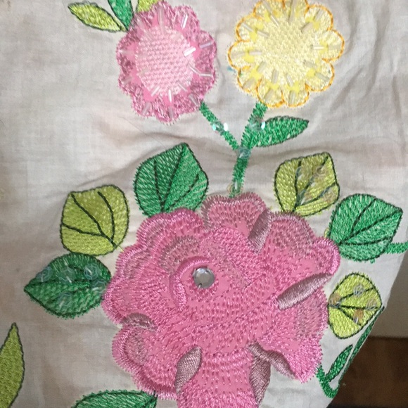 Miss Me Sweet Skirt with Floral Embroidery (M) - Picture 7 of 8